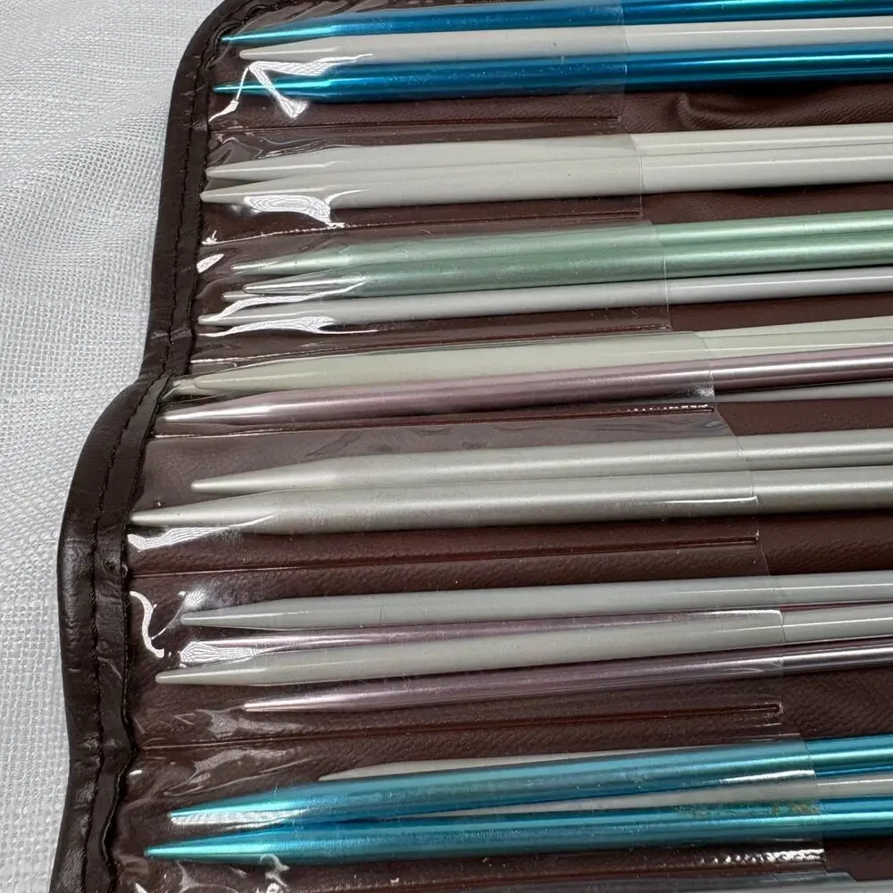 Lg Lot Of Knitting Needles And Vintage GrannyCore Floral Fabric Knitting Case